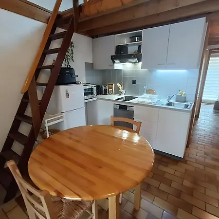Maison Mitoyenne Dans De *